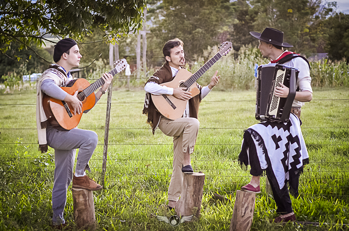 Paysanos Trio lança primeiro de quatro vídeos de divulgação – Rádio Taquara  FM 105.9